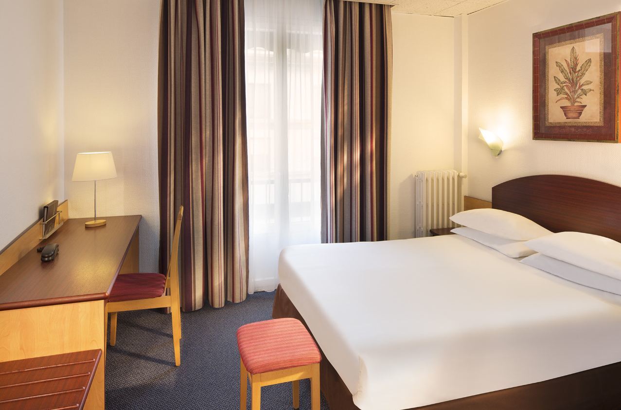 Hotel Escale Oceania لوريا المظهر الخارجي الصورة